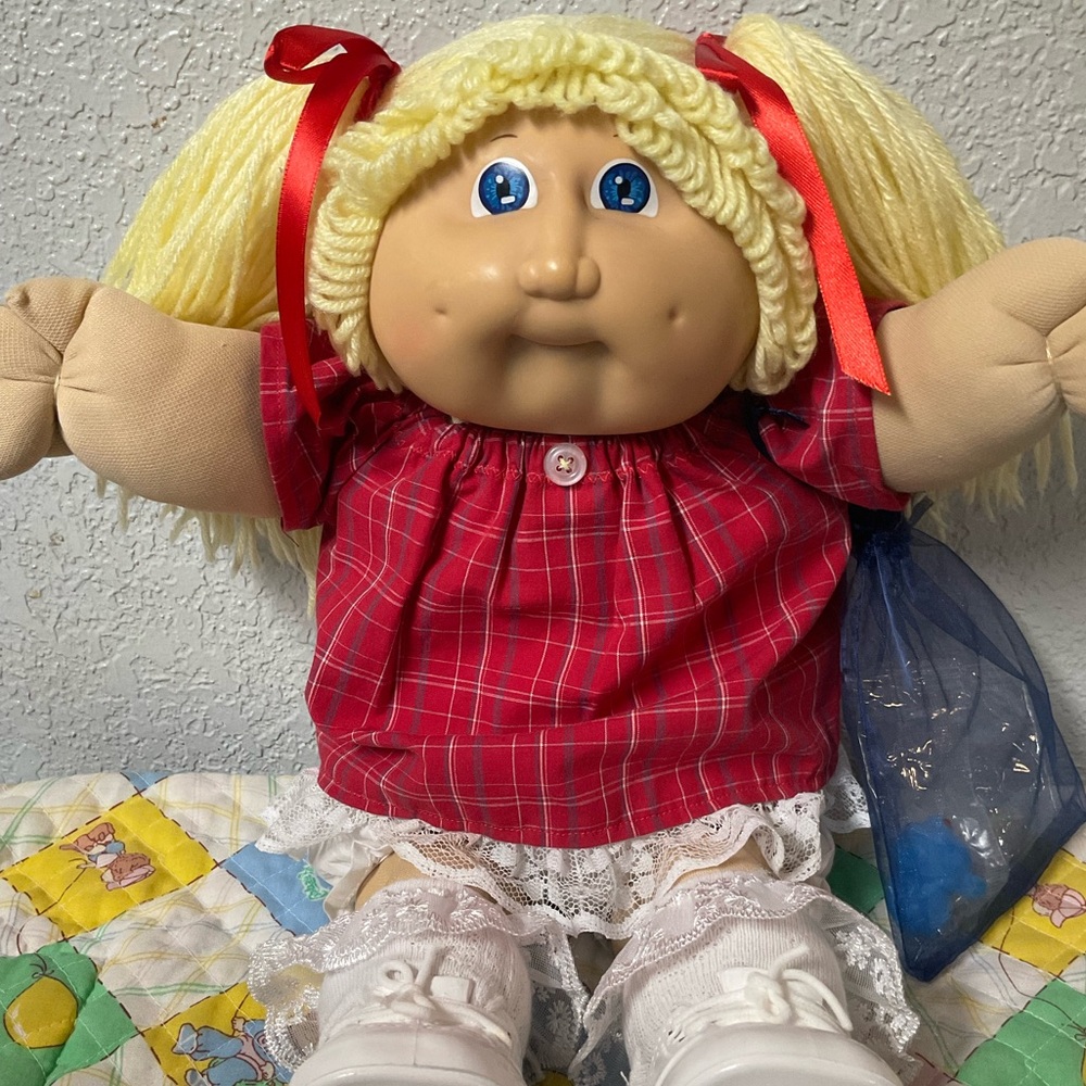 Vintage Cabbage Patch Kid Girl Lemon Hair Blue Eyes Head Mold #2 1985
